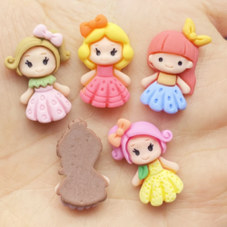 Apliques de Resina - Mini muñecas Kawai (x10)