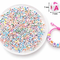 Cuentas .Cuadradas de  LETRAS - 55uds (7x7mm)